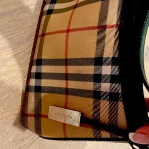 Excelente condition Burberry purse